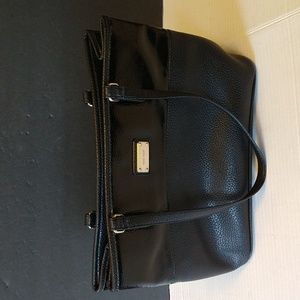 VGUC. Nine West black handbag / shoulder bag.